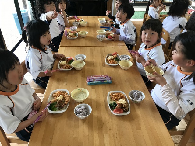 年長くみの楽しいお食事会